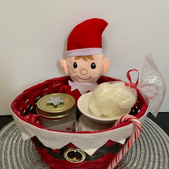 Christmas Candle Frosted Pumpkin Soy Wax 9 oz - Picture 2 of 4